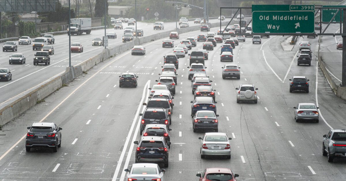 Mountain View grapples with carbon neutrality goal as support wanes
