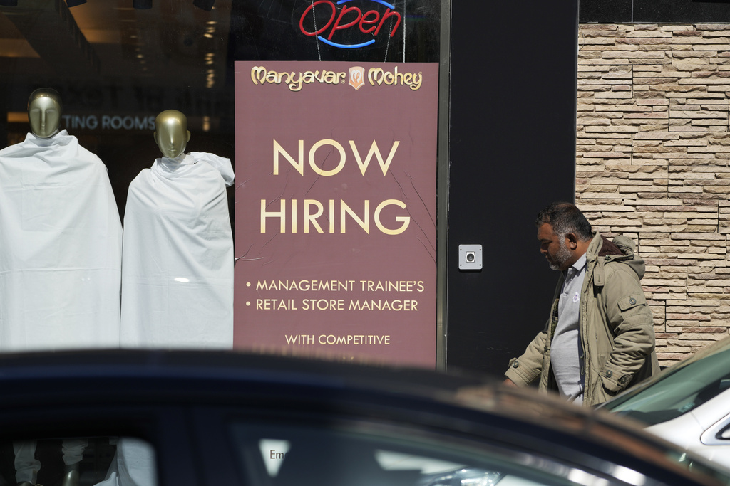 Unemployment decreased slightly from April into May, report says