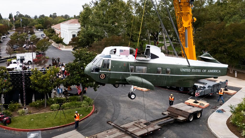 Former presidential helicopter displayed at Nixon Library on trip to restoration – Orange County Register