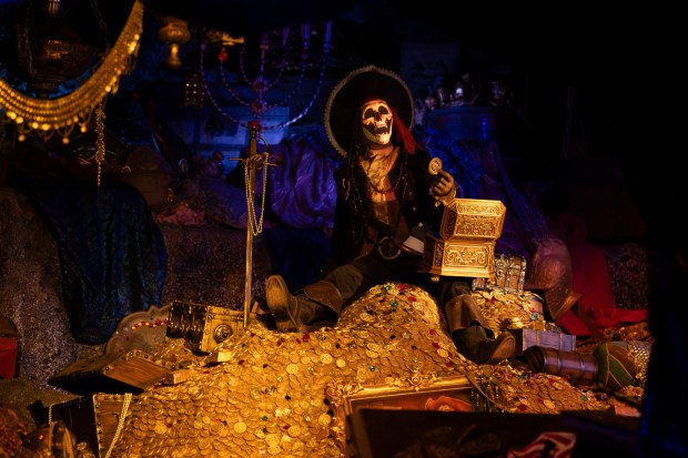The next-gen Hybrid Front Projection technology in use on the Pirates of the Caribbean at Disneyland. (Courtesy of Disneyland)