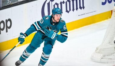 Four More Years: Sharks Re-Sign Ostapchuk