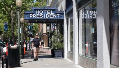 Palo Alto hotel laid off full-time staff and brought in contract workers