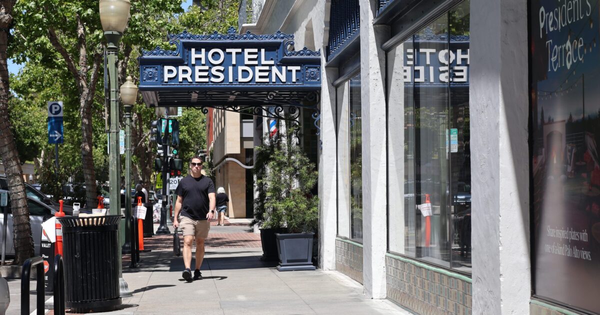 Palo Alto hotel laid off full-time staff and brought in contract workers
