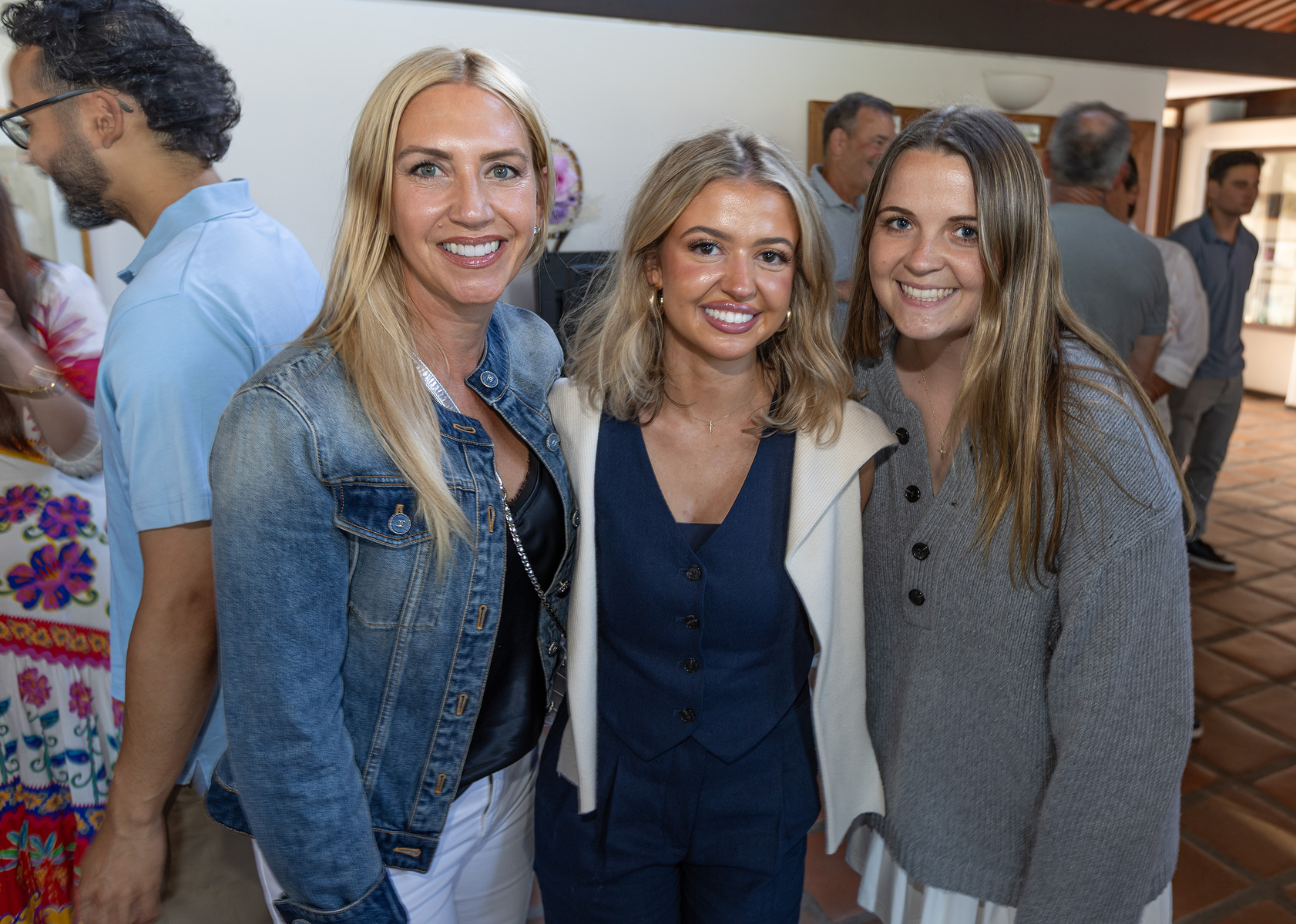 Suzanne Barry, Morgan Korovec, Kyra Graham (Jon Clark)