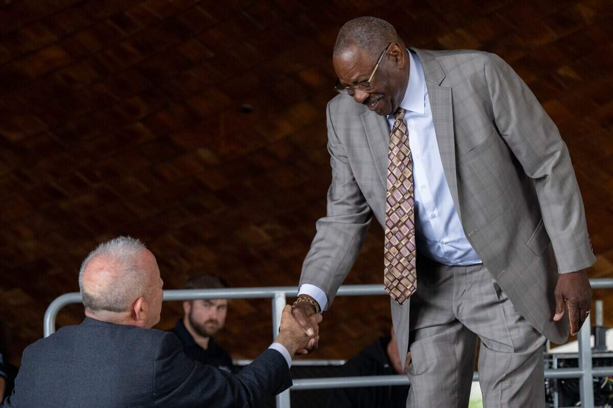 Former major leaguer and Sacramento Baseball Hall of Fame member Dusty Baker greets former Sacramento Mayor Darrell Steinberg before Sacramento regional leaders announced the region’s bid for a Major League Baseball expansion team during a news conference at The Barn in West Sacramento on Thursday, May 28, 2026.