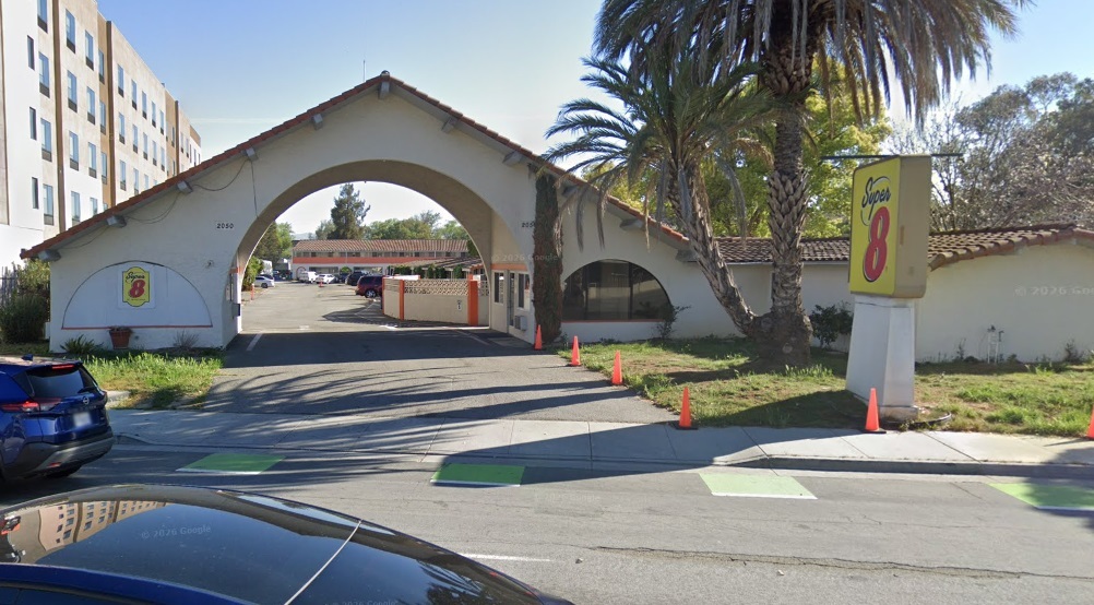 Busy real estate investment group scoops up another South Bay hotel