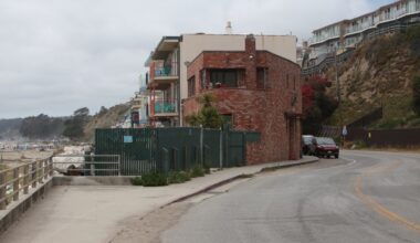 After a loss at the California Supreme Court, why are the fences on Beach Drive in Aptos still standing? – Santa Cruz Sentinel