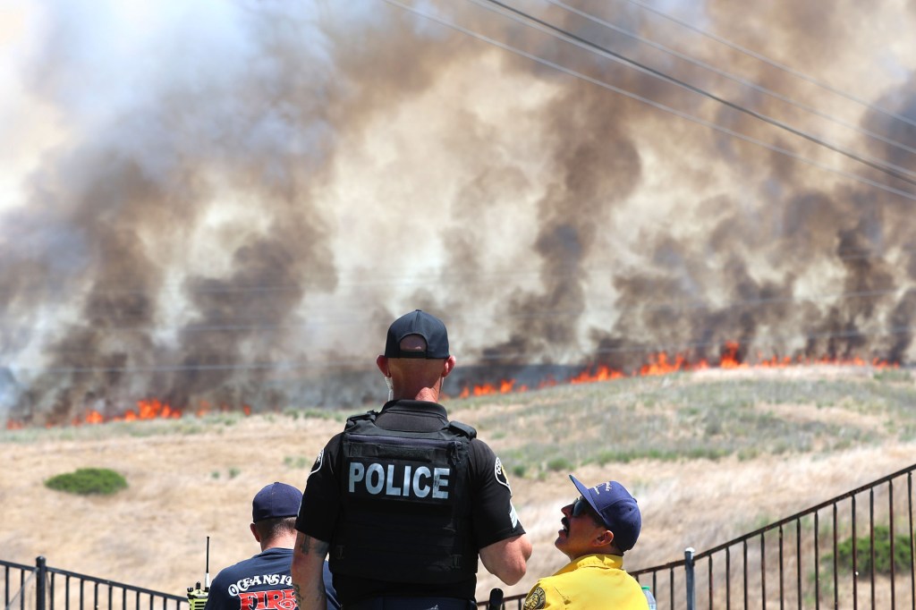 Evacuation warnings in Oceanside lifted as crews stop forward progress of Camp Pendleton fire – San Diego Union-Tribune
