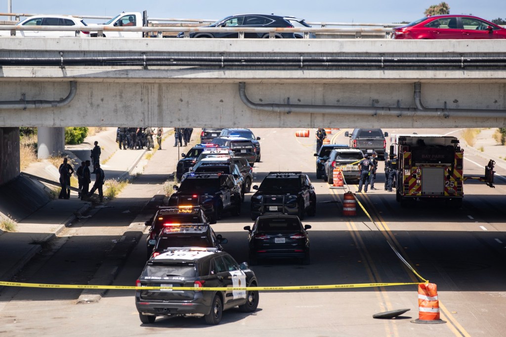 San Diego police trying to arrest suspect who fled after officer opened fire – San Diego Union-Tribune