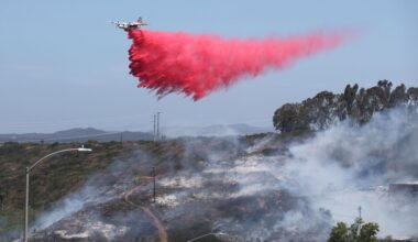 Fire near Oceanside Airport reported 80% contained, evacuation orders downgraded to warnings – San Diego Union-Tribune