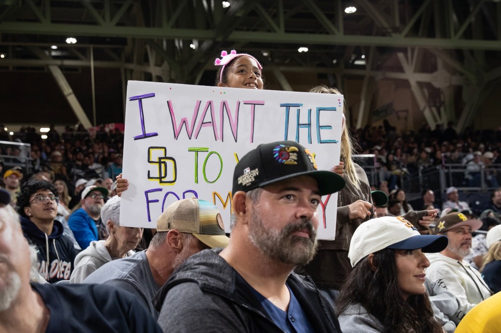 Padres Scene & Heard: Fans weigh in on ways to end hitting slump