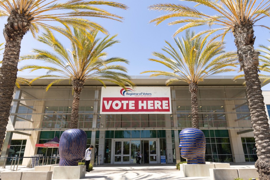 Voters who keep electing same politicians deserve blame too – San Diego Union-Tribune
