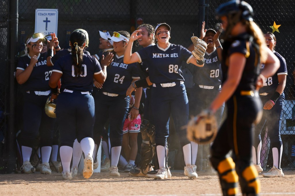 Mater Dei Catholic rallies, beats Point Loma in rematch of last week's final