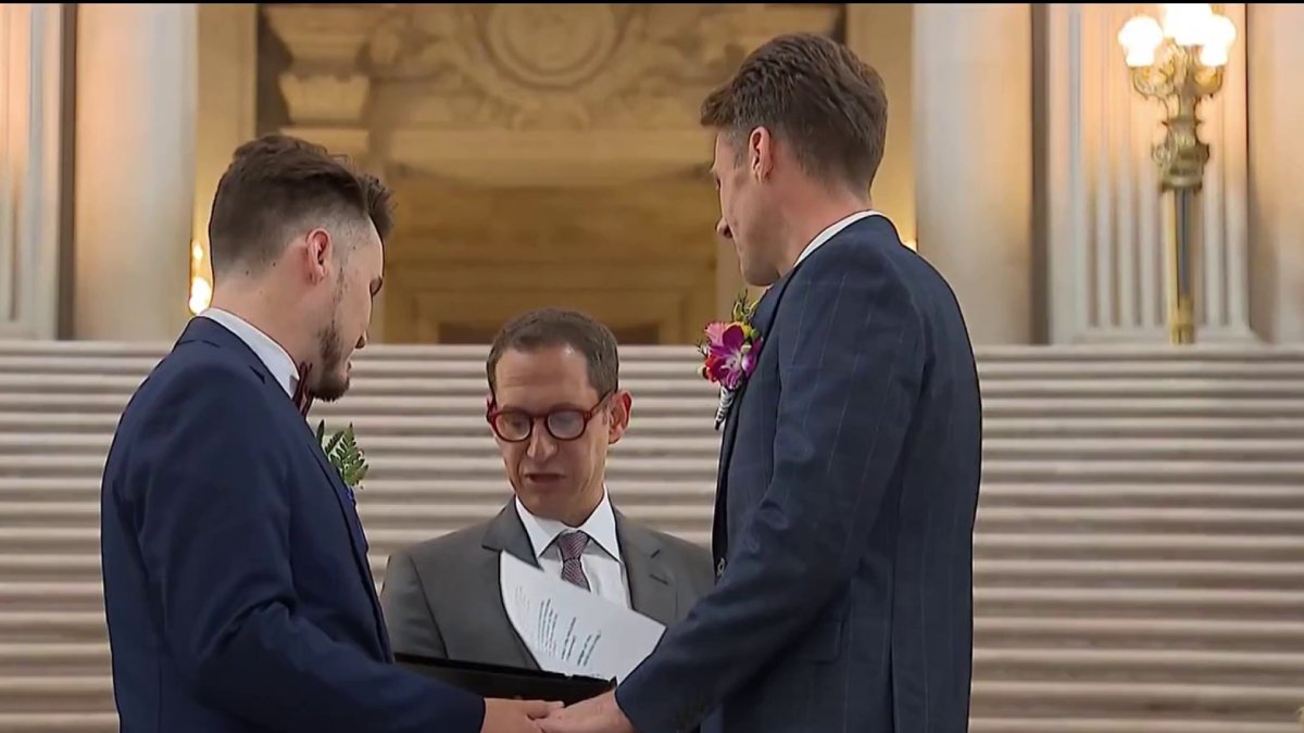 Mayor Daniel Lurie officiates Pride weddings in San Francisco – NBC Bay Area