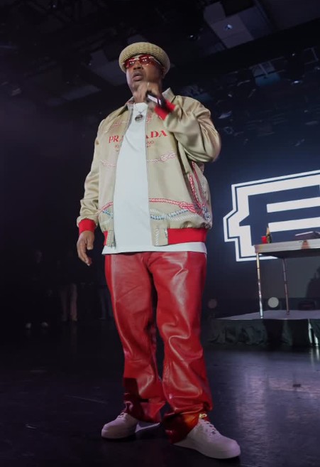 E-40 performs on stage