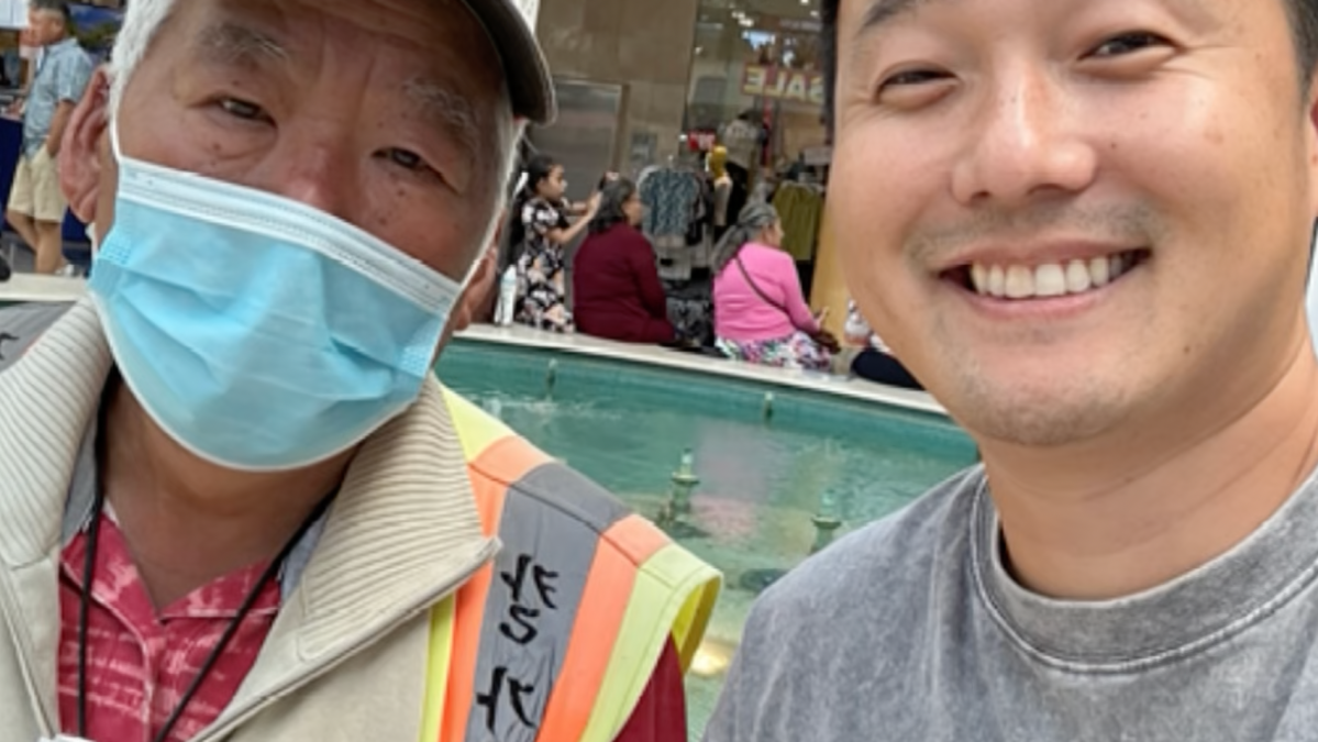 Sweet moment at Koreatown World Cup watch party leads to new friendship – NBC Los Angeles