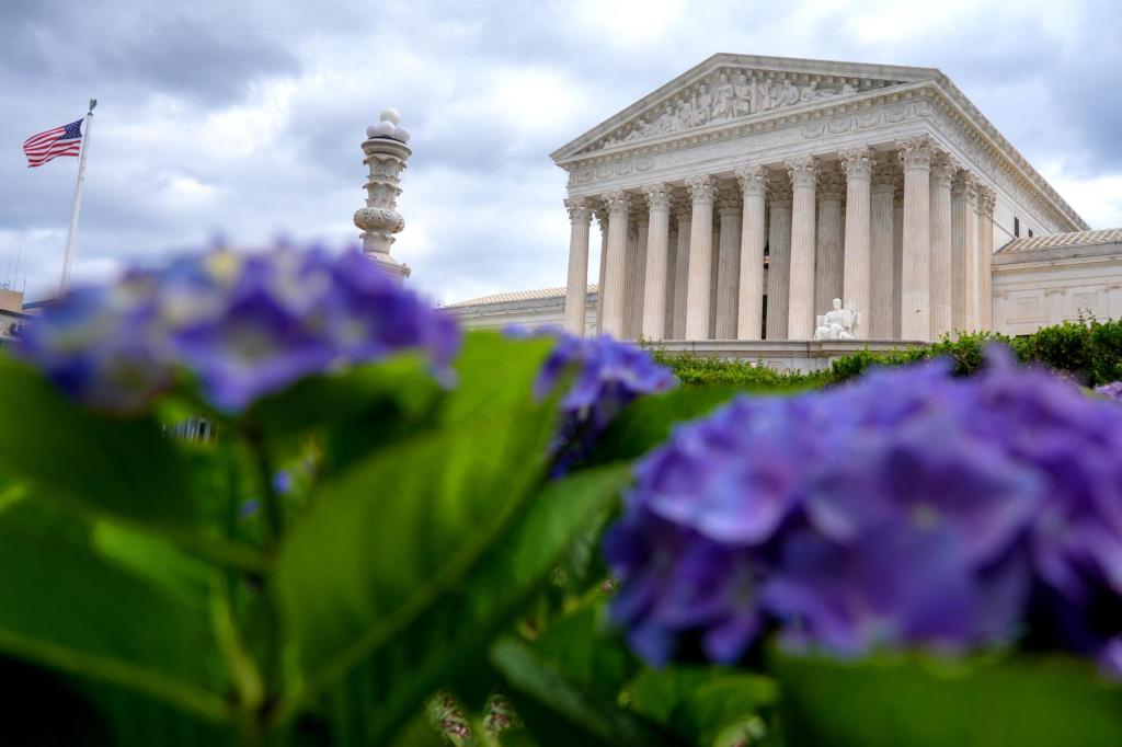 Supreme Court clears way for Trump to revive immigration policy