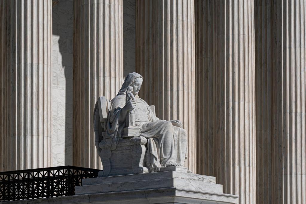 Supreme Court sides with Trump on regulation of telecom companies