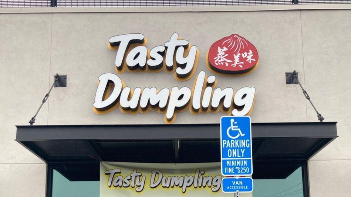 Tasty Dumpling restauant storefront image