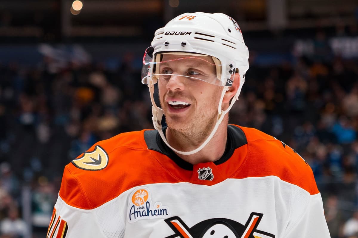Are John Carlson and the Flyers a perfect match?