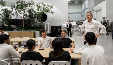 Governor Newsom visits Space Beach and highlights California’s aerospace dominance