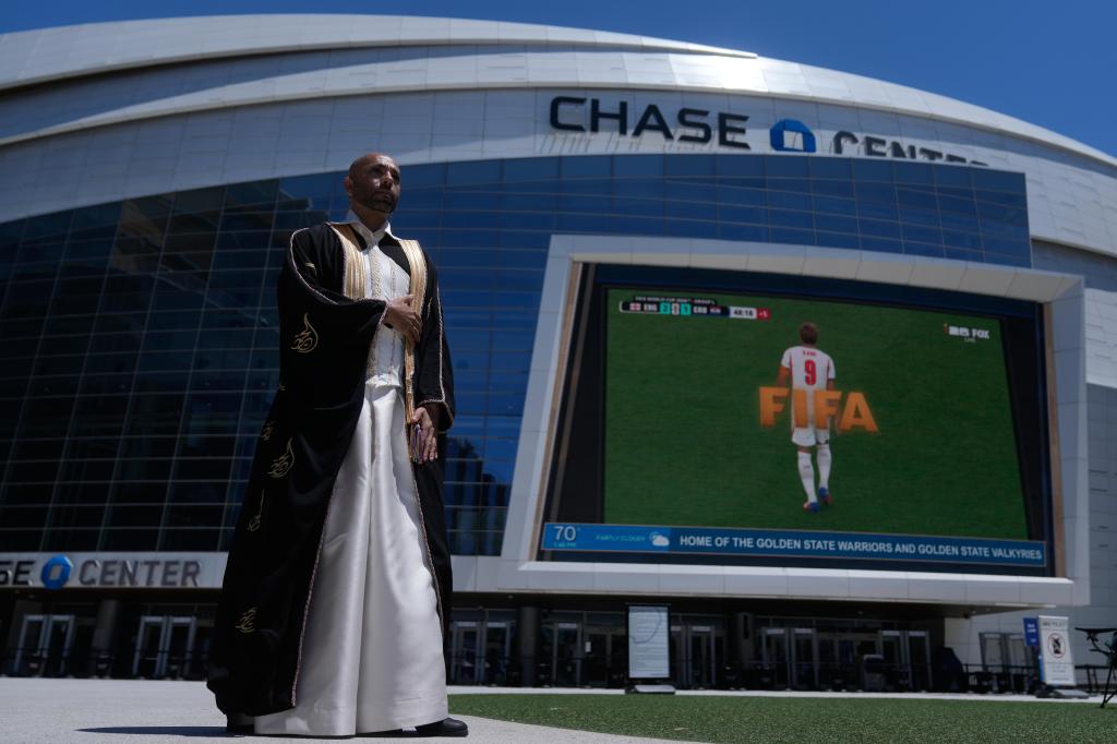 In a rainbow-trimmed robe at the World Cup in SF, a gay Qatari doctor advocates for equal rights – The Mercury News