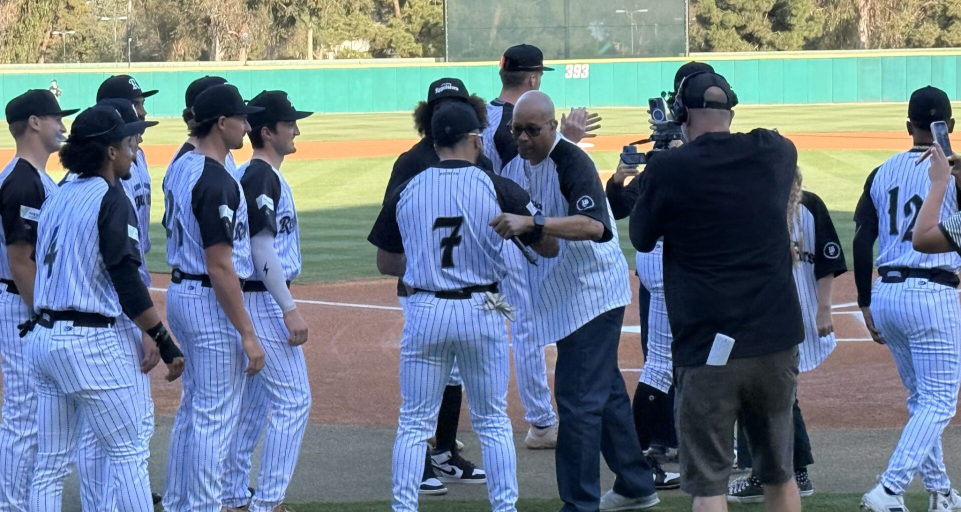 Long Beach Regulators Win Inaugural Home Game, Warren G Throws Ceremonial First Pitch – The562.org
