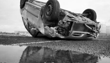 Oakland Rollover Crash Leaves Two Injured on I-580 