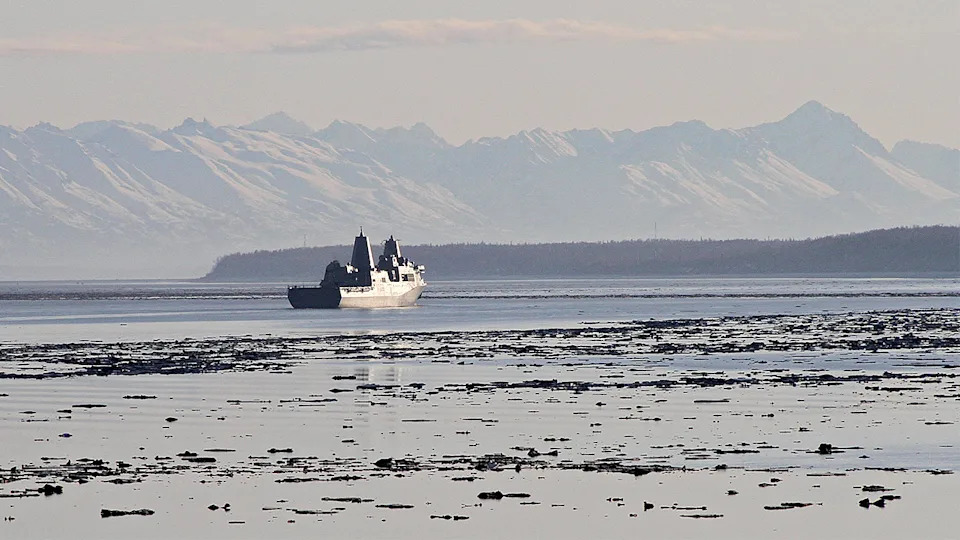 USS Anchorage makes its way up Alaska's Cook Inlet