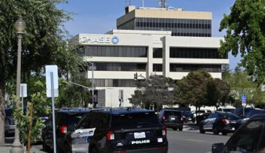 California hostage situation: Suspect who took 10 hostages is dead after hourslong bomb threat, authorities say