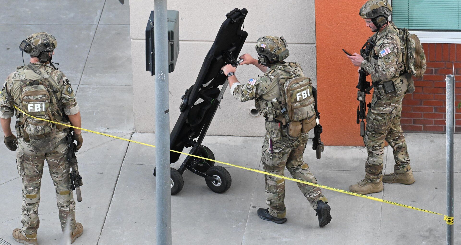 FBI agents fatally shoot alleged hostage-taker in California | Crime News