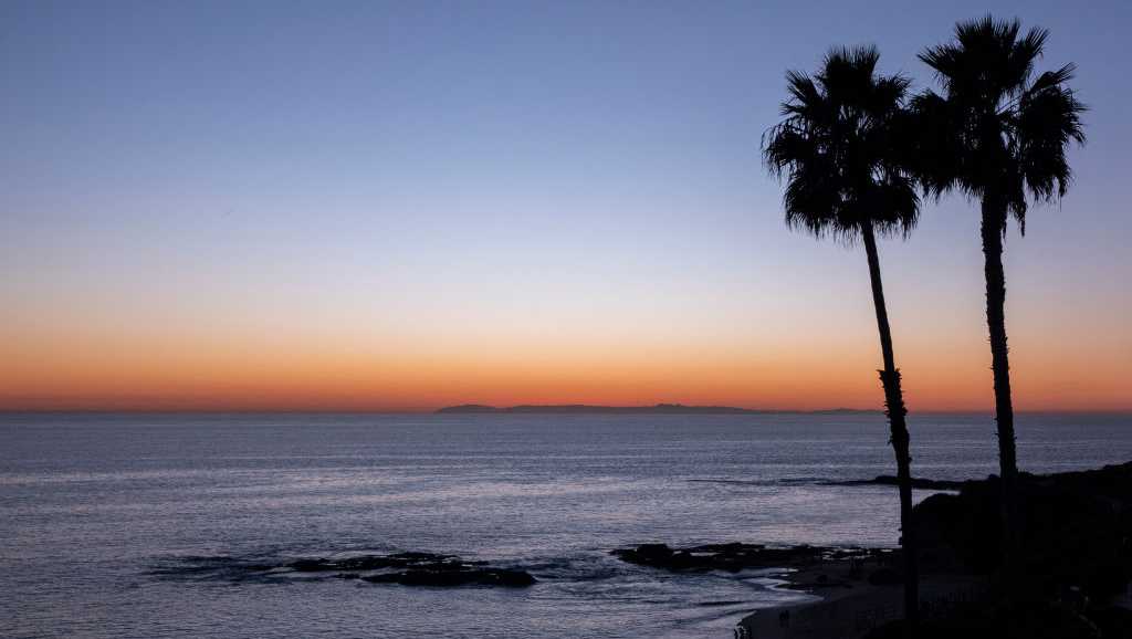 Search expands for a teenage girl swept into the ocean in Southern California