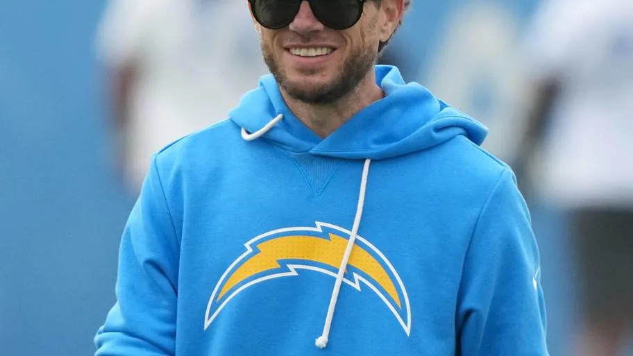 Los Angeles Chargers offensive coordinator Mike McDaniel during offseason workouts at The Bolt.