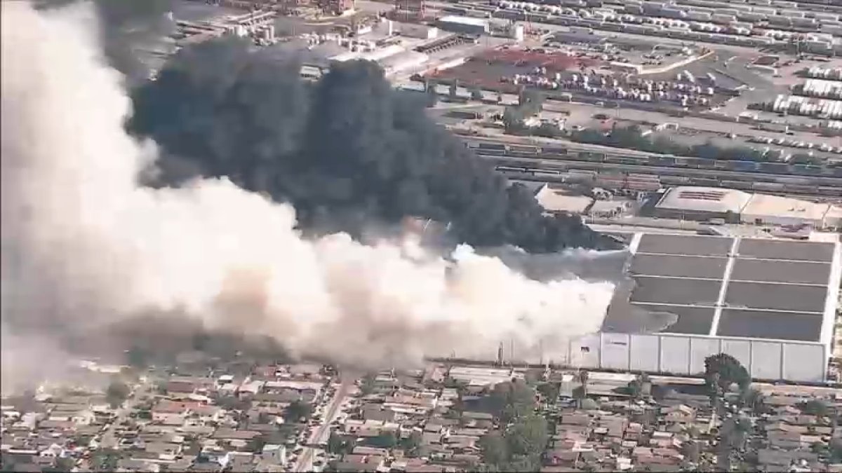 Flare-ups at Boyle Heights warehouse continue – NBC Los Angeles