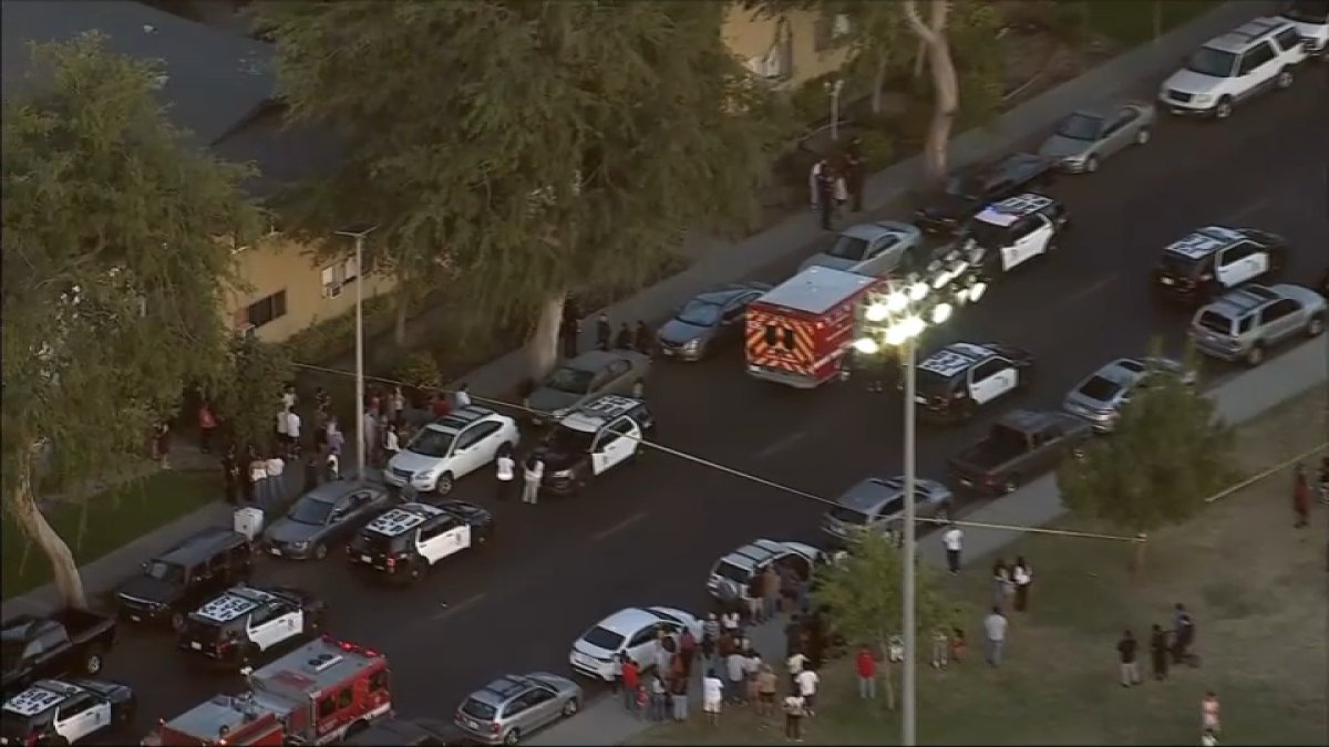 3 people dead after shooting in Canoga Park, officials say – NBC Los Angeles