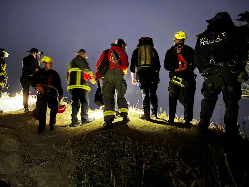 Conditions for the rescue worsened as the rock face became unstable and the perch where the victim was located began to break down. X/@SFFDPIO