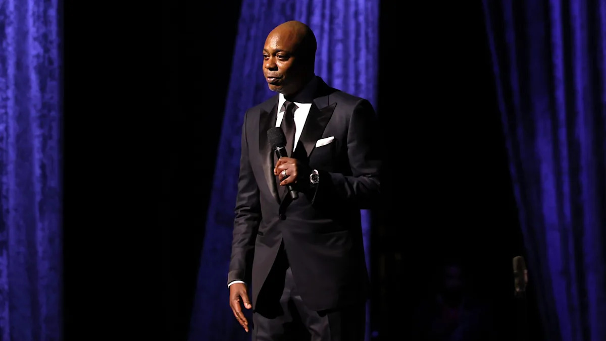Dave Chappelle visits San Diego mosque where three men were killed in May shooting, supports fundraising efforts