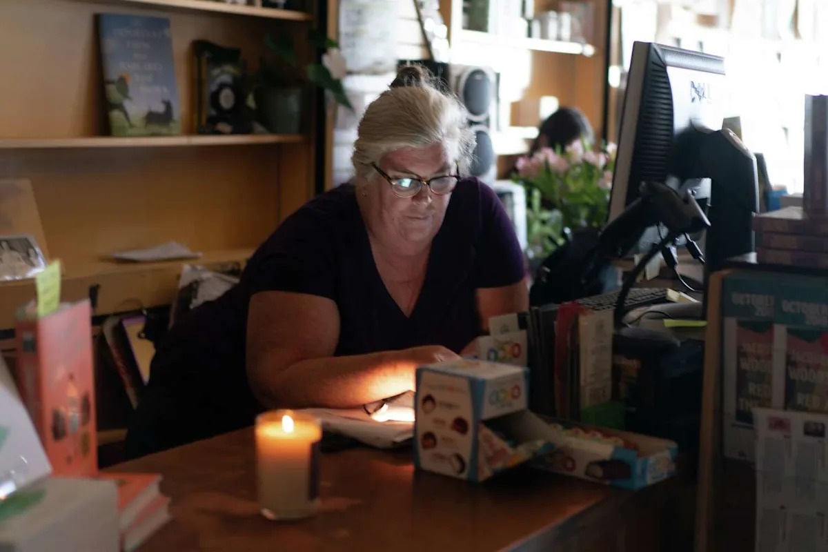 Beloved Oakland bookstore closes after more than 20 years