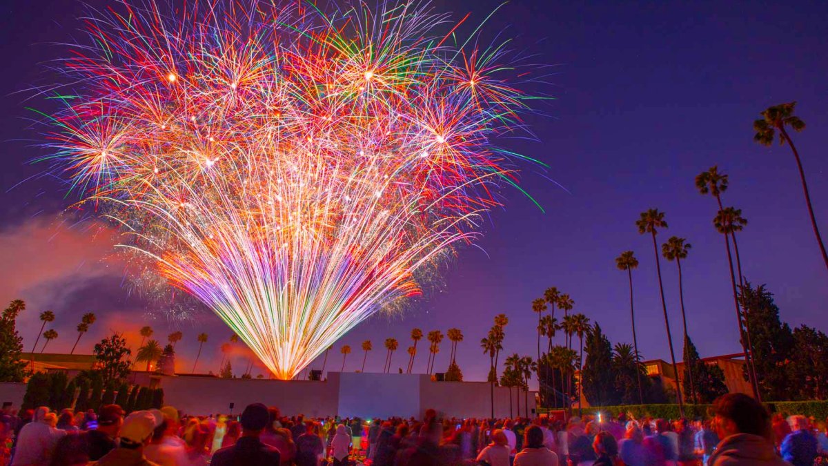 Cinespia’s July line-up is full of sparkle, cinematic flair, and, yes, dinosaurs – NBC Los Angeles