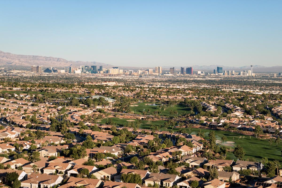 Workers flock to Nevada from California amid lithium discovery