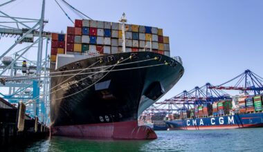 Port of Los Angeles forecasts 7% container volume decline