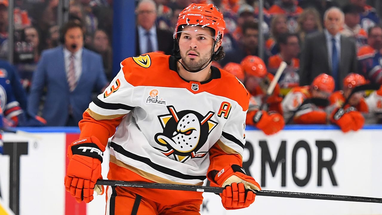 Blues acquire McTavish from Ducks