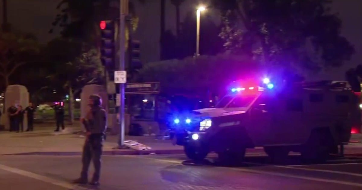 DEA raid underway at Los Angeles' MacArthur Park