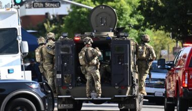 FBI personnel have fatally shot a man holding hostages in Bakersfield, California, police say