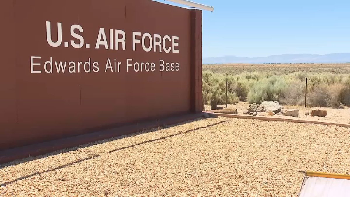 Victims identified in B-52 crash at Edwards Air Force Base – NBC Los Angeles