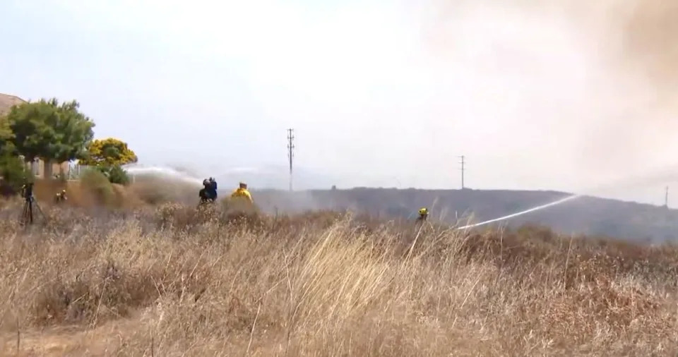 The fire also forced the closure of Sorrento Valley Boulevard between Vista Sorrento Parkway and Camino Santa Fe, according to San Diego police. CBS 8