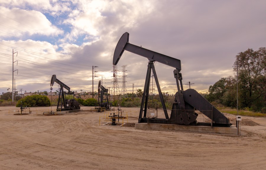 Feds clear path for oil and gas drilling in California