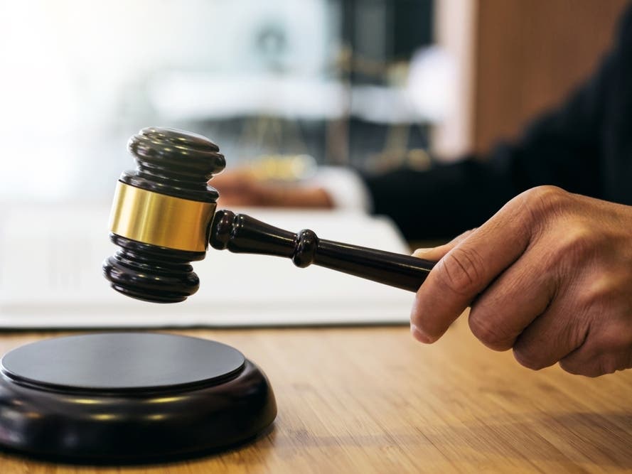 Long Beach Man Claims Police Officer Pulled Him In Front Of Police Horse In New Lawsuit