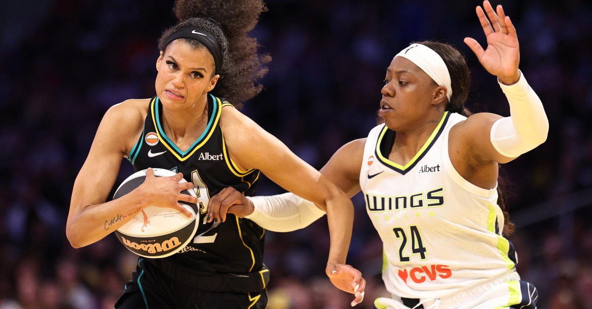 Wings vs. Sparks Recap: Dallas gets thrilling 104-96 win at Los Angeles
