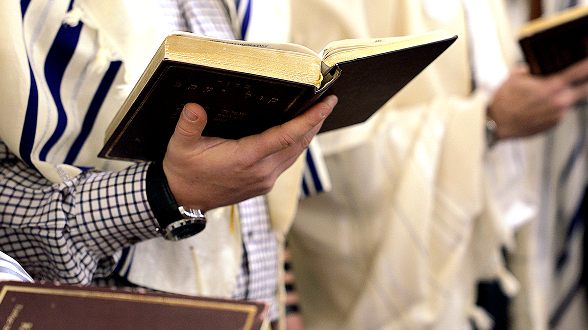 jewish torah reading